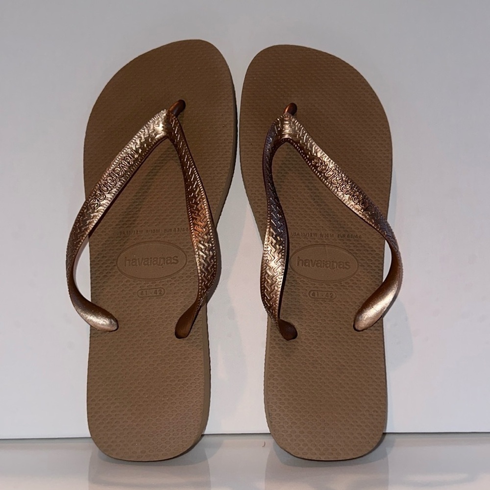 HAVAIANAS  EU41-42/11-12US Slim Flip Flops Womens
